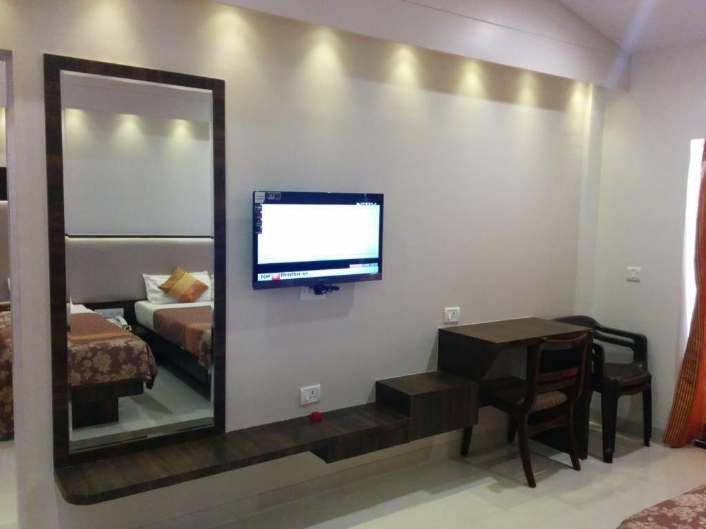 Hotel Usha Ascot Matheran Exterior foto