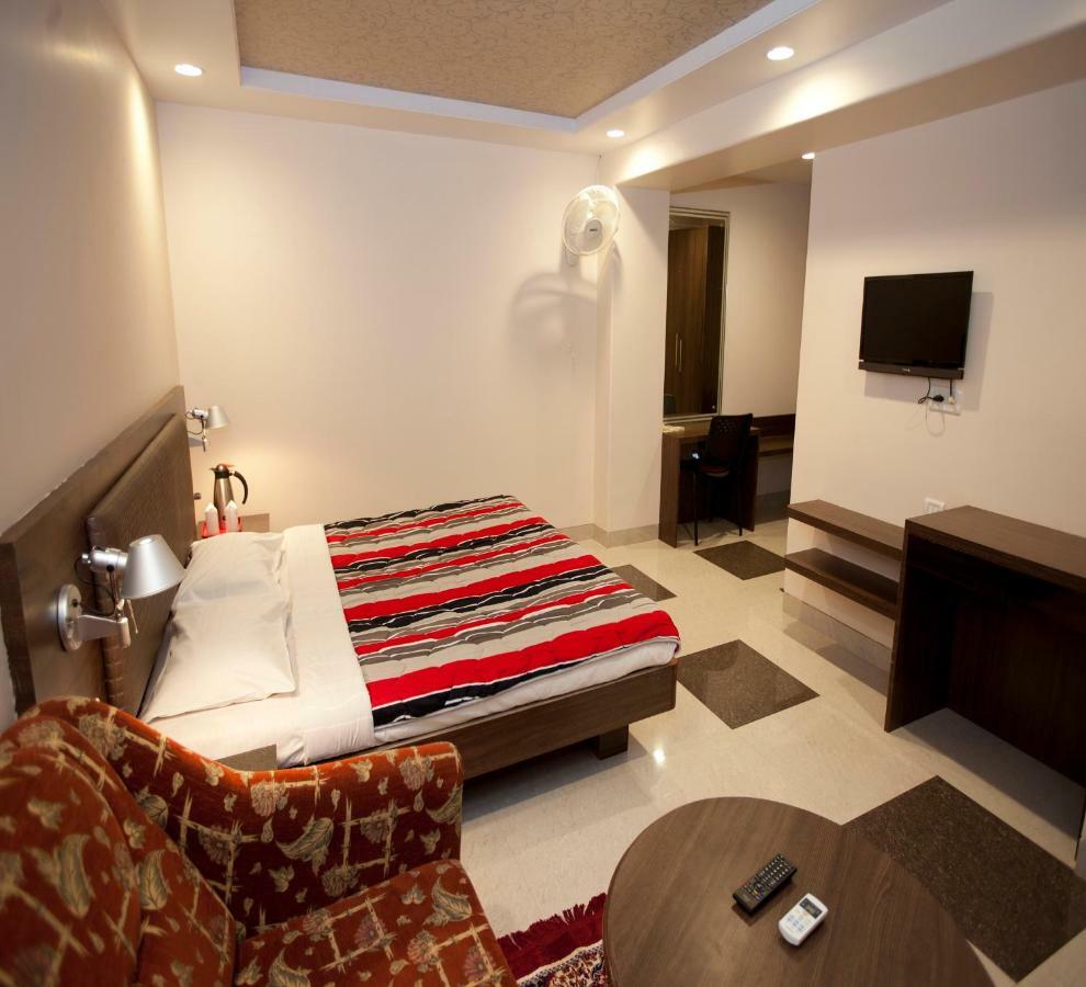 Hotel Usha Ascot Matheran Exterior foto