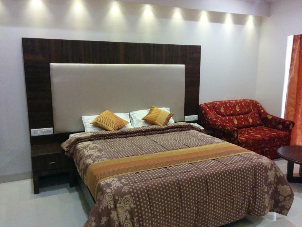 Hotel Usha Ascot Matheran Exterior foto