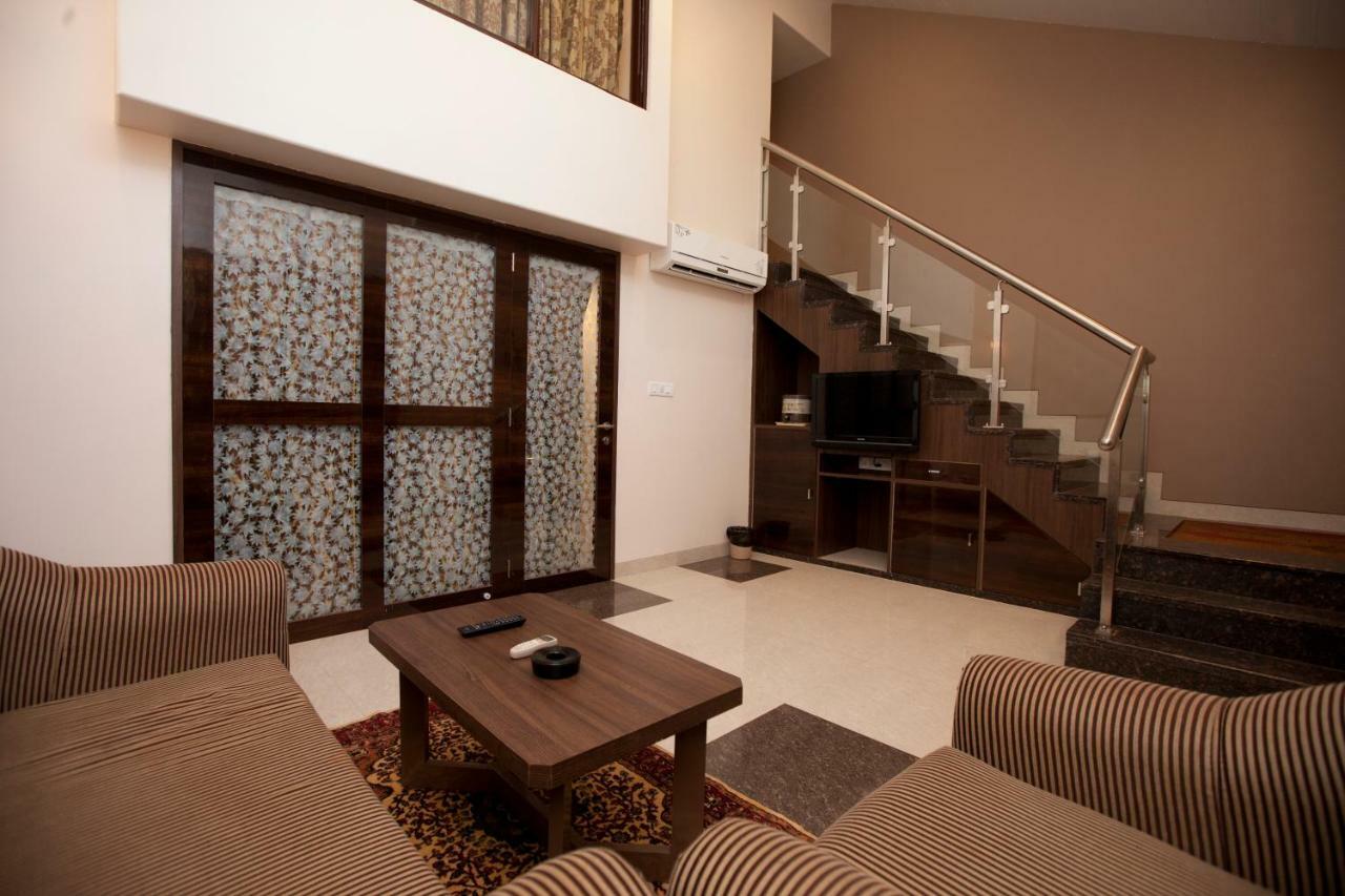 Hotel Usha Ascot Matheran Exterior foto